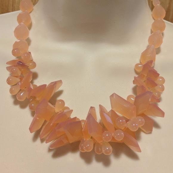 NEW Mark Avon Pink Spike Lucite Collar Necklace - Picture 1 of 4